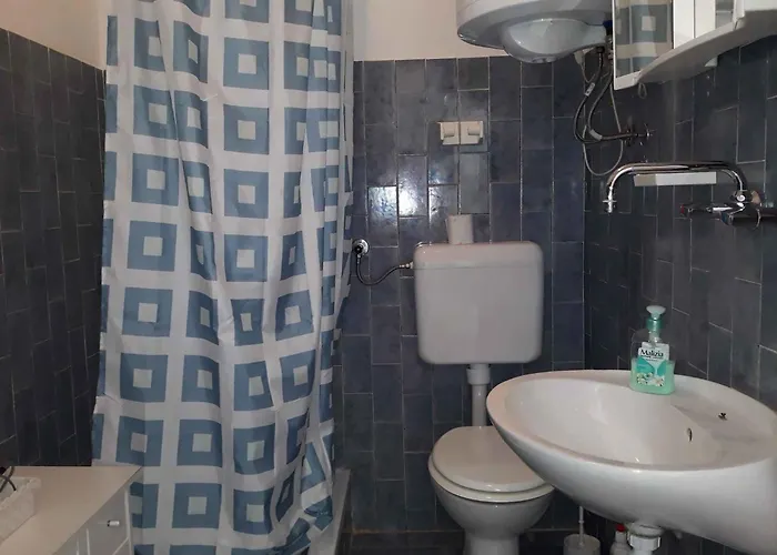 Apartment Pag 2 *