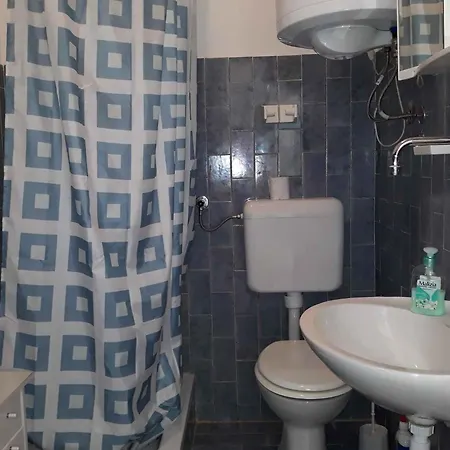Apartman Pag 2 *