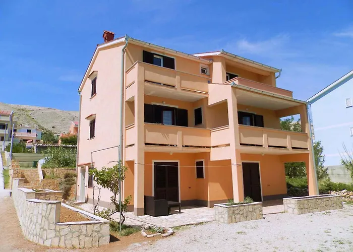 Pag 2 Apartment Pag Town